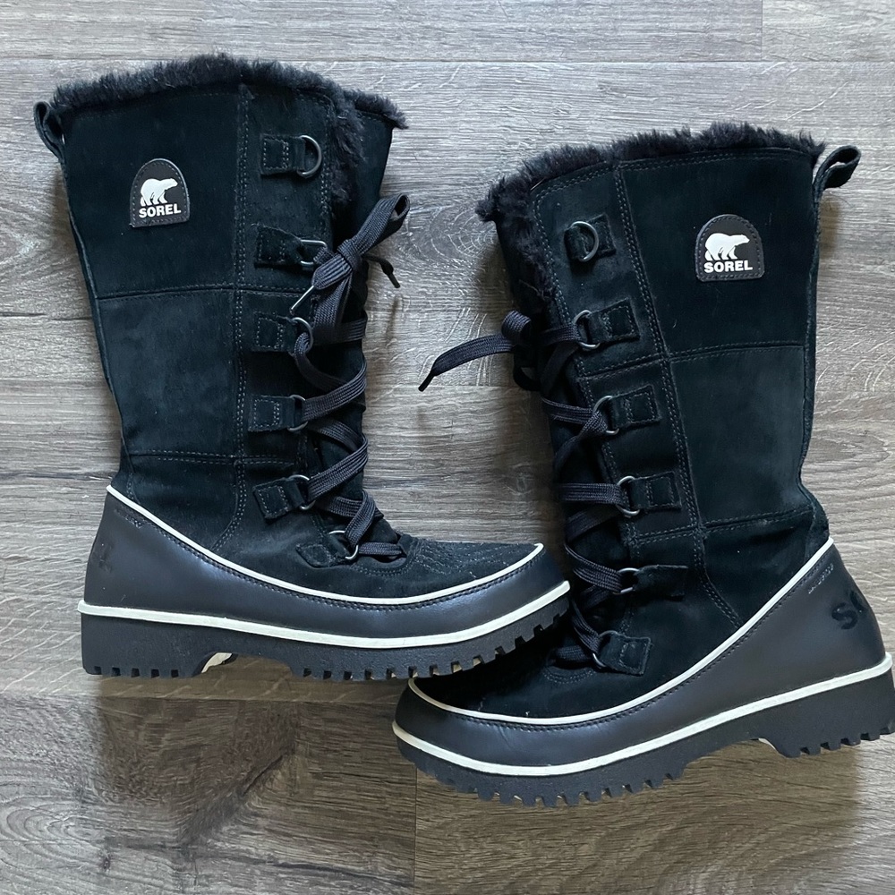 Sorel black snow boot size 8